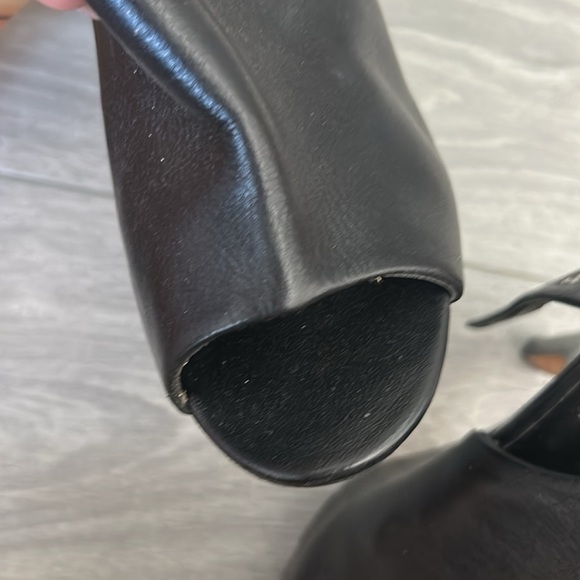 Dolce Vita Black Peep-Toe Heels 6 - Picture 3 of 9